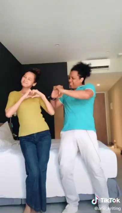 Arie dan Indah usai nikah © TikTok