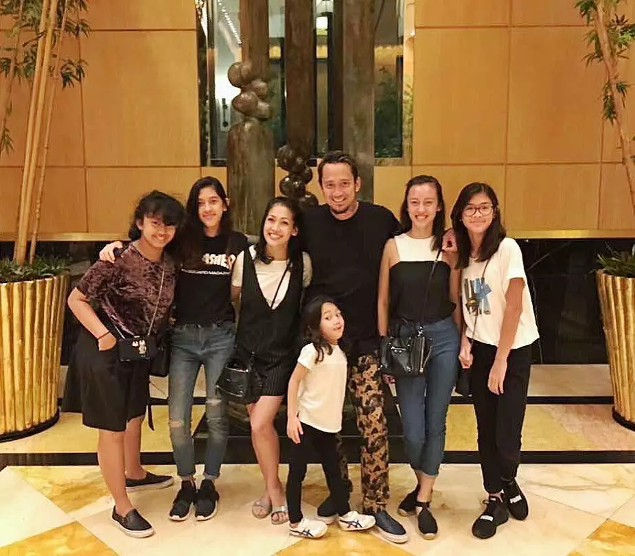 kekompakkan seleb dan putri sambung © Instagram kekompakkan seleb dan putri sambung © Instagram