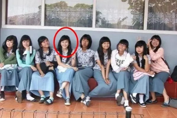 seleb dengan geng SMA-nya © 2021 brilio.net seleb dengan geng SMA-nya © 2021 brilio.net