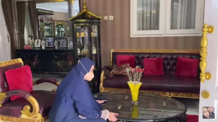  rumah masa kecil Kartika © YouTube