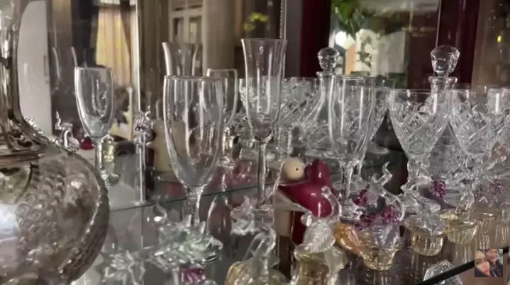  rumah masa kecil Kartika © YouTube