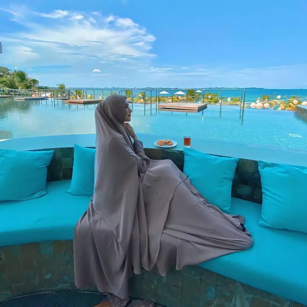 Potret terbaru Sherel Thalib © 2021 brilio.net Potret terbaru Sherel Thalib © 2021 brilio.net