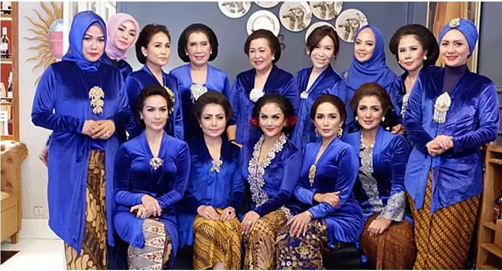 Gaya seleb saat arisan © Instagram Gaya seleb saat arisan © Instagram