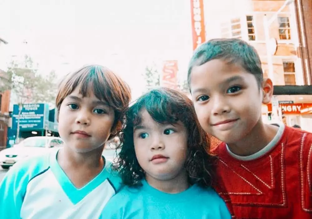 potret lawas artis bersaudara © 2021 brilio.net