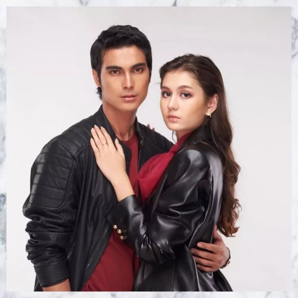 Zoe Abbas & Cinta Brian kembaran warna baju © 2021 brilio.net