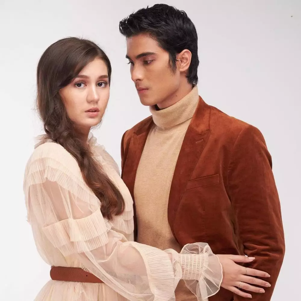 Zoe Abbas & Cinta Brian kembaran warna baju © 2021 brilio.net