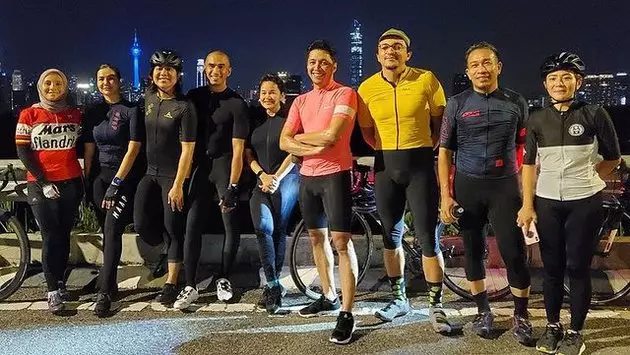 Engku Emran dan Noor Nabila © 2021 brilio.net Engku Emran dan Noor Nabila © 2021 brilio.net