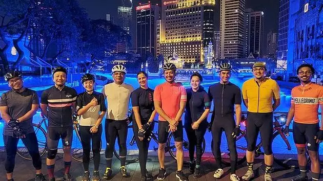 Engku Emran dan Noor Nabila © 2021 brilio.net Engku Emran dan Noor Nabila © 2021 brilio.net