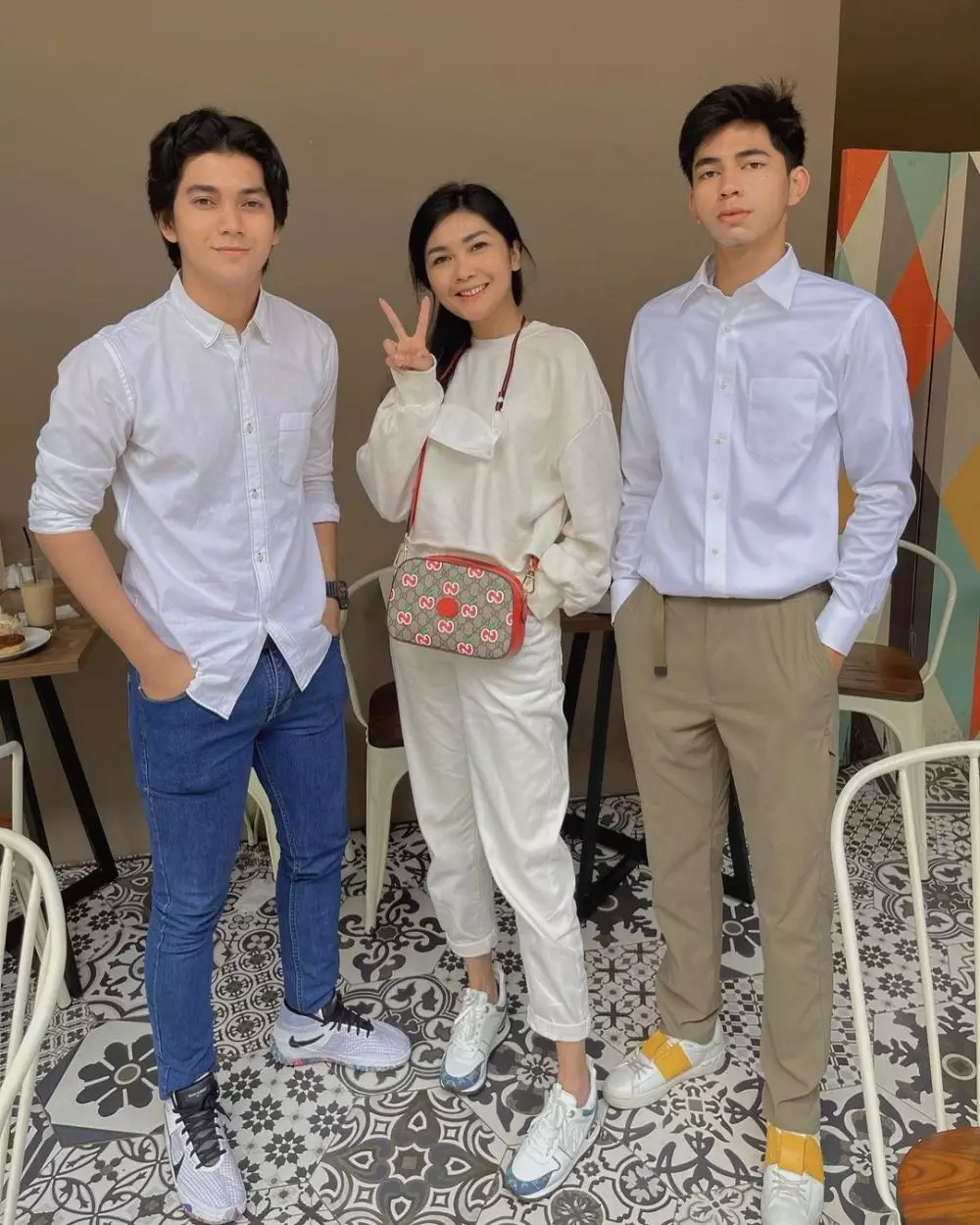 Momen Dimas Ahmad ngumpul bareng artis muda Instagram