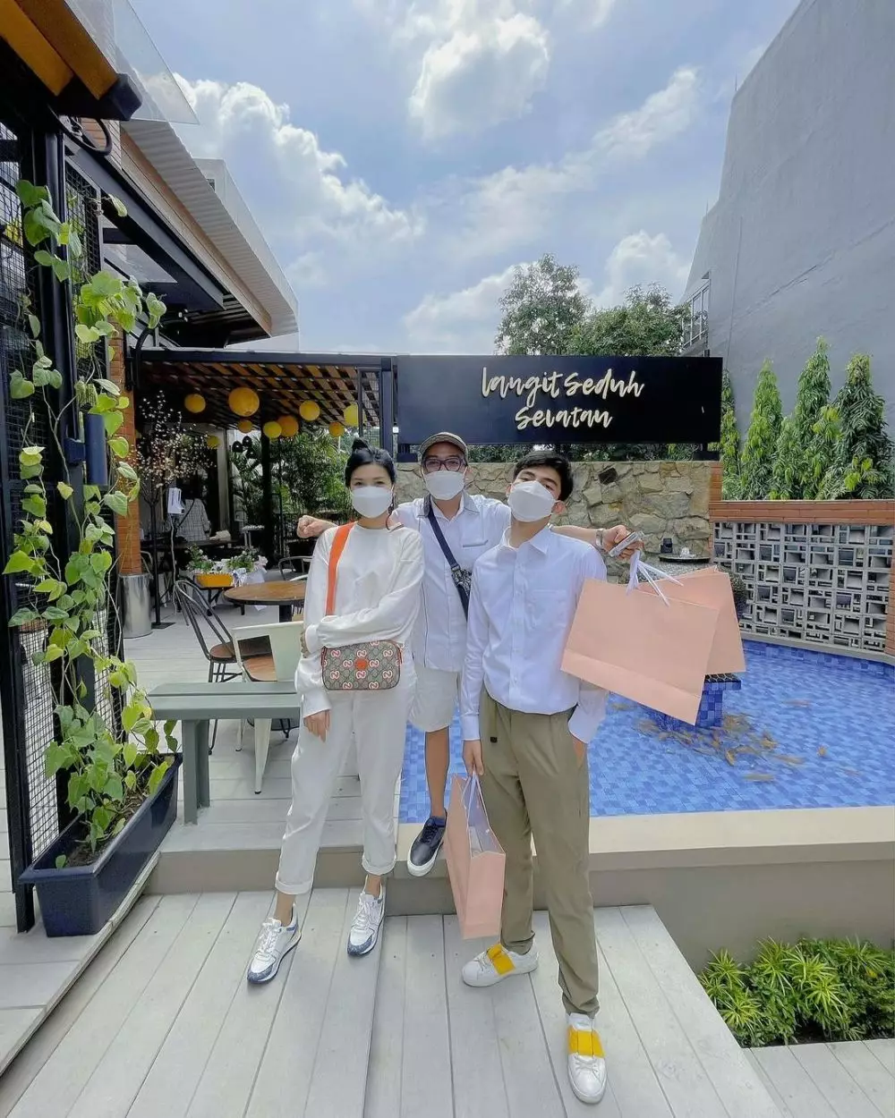 Momen Dimas Ahmad ngumpul bareng artis muda Instagram