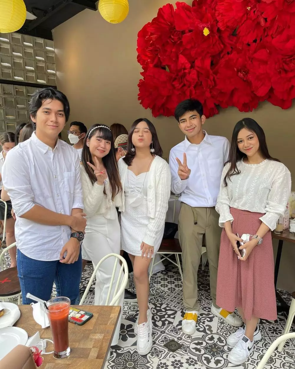 Momen Dimas Ahmad ngumpul bareng artis muda Instagram