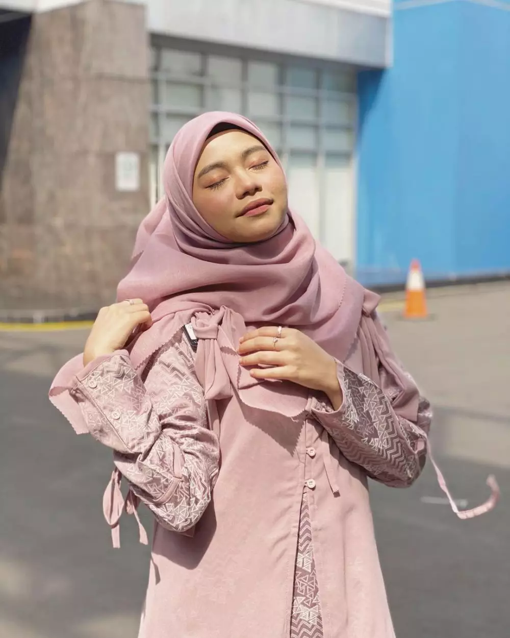 Potret Rara LIDA kenakan hijab Instagram © 2021 brilio.net Potret Rara LIDA kenakan hijab Instagram © 2021 brilio.net