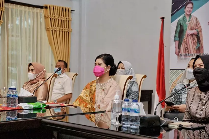 Kahiyang Ayu jadi ibu Wali Kota Medan © 2021 brilio.net Kahiyang Ayu jadi ibu Wali Kota Medan © 2021 brilio.net