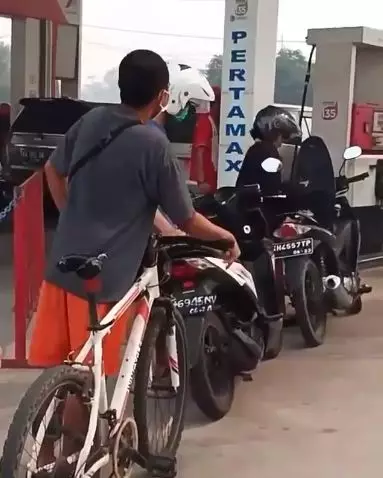 momen ngeselin waktu antre © 2021 1cak.com