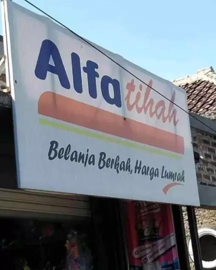 foto lucu nama toko bikin bingung © 2021 instagram.com