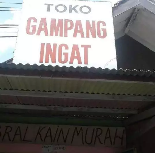 foto lucu nama toko bikin bingung © 2021 instagram.com