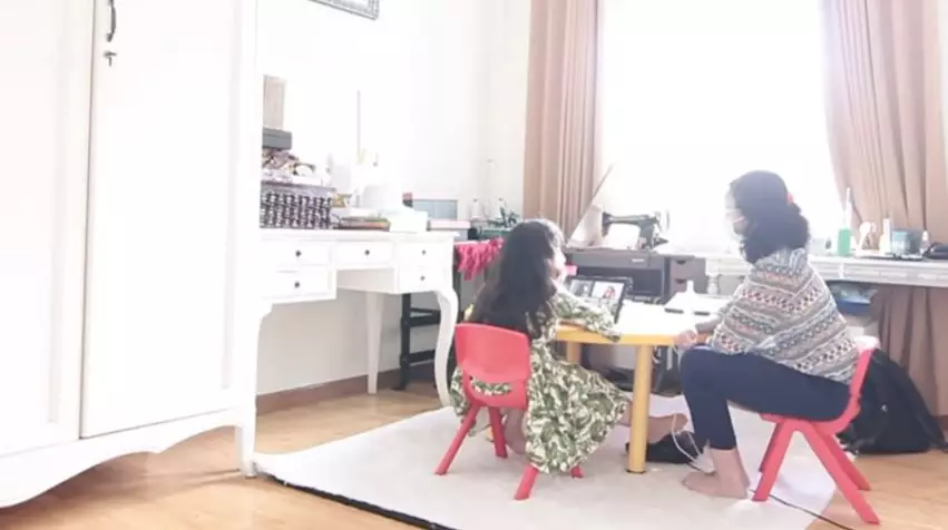 Potret rumah dinas Arumi Bachsin dan Emil Dardak © YouTube