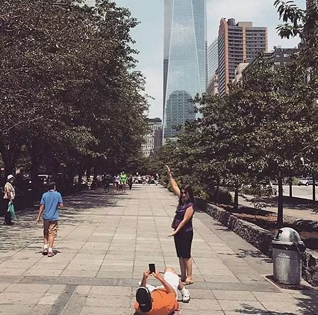 pose kocak fotoin teman © Berbagai Sumber