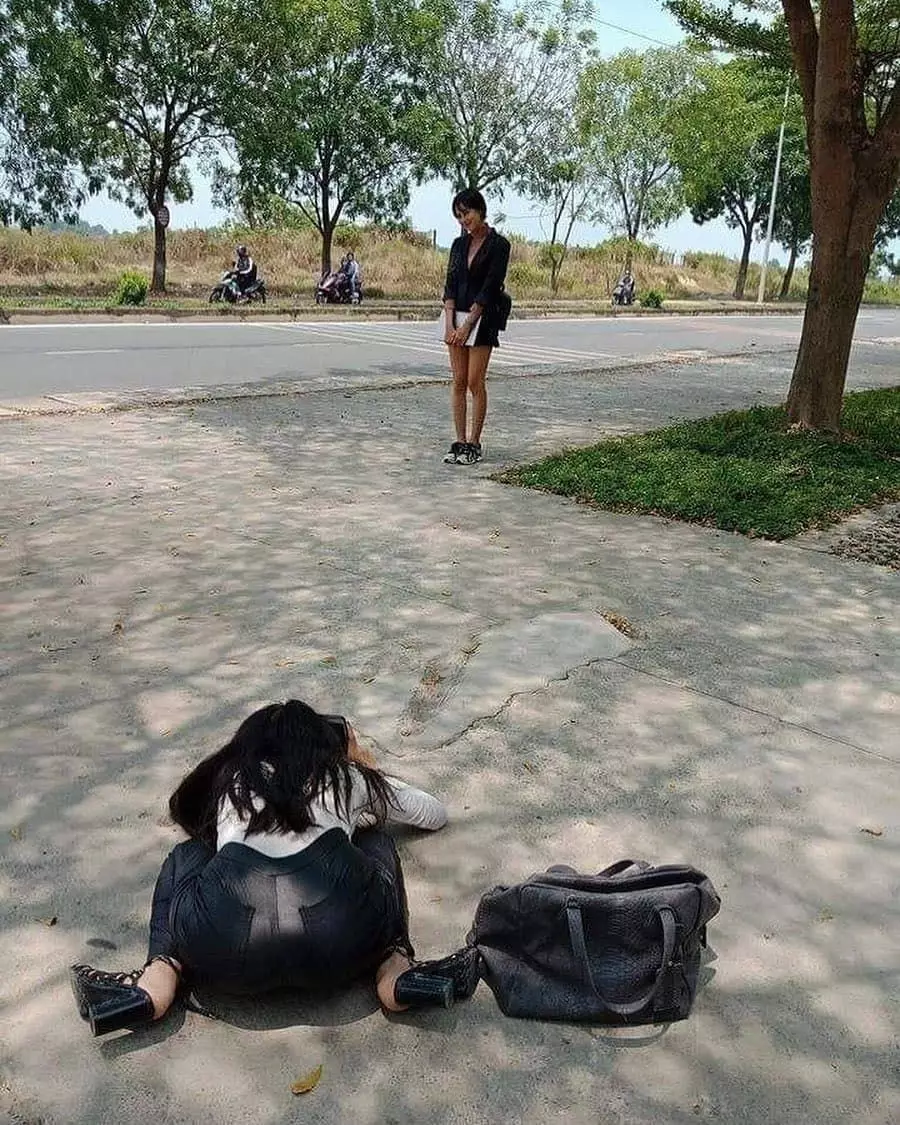 pose kocak fotoin teman © Berbagai Sumber