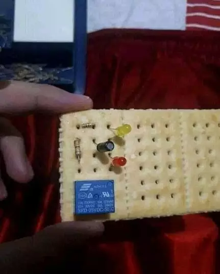 momen lucu pakai benda nggak sesuai fungsi © 2021 instagram.com