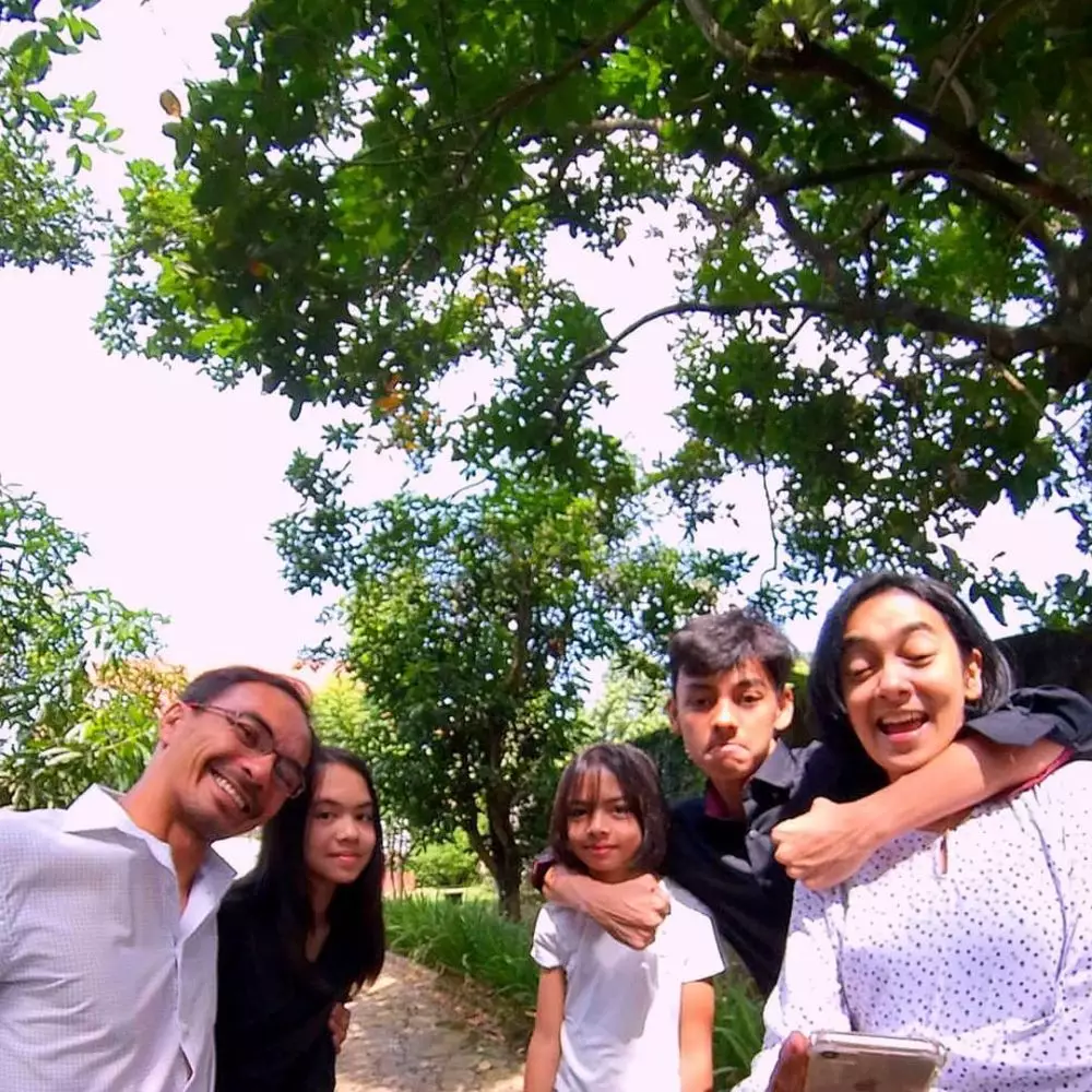 Ananda Lontoh dan anak sulungnya © Instagram