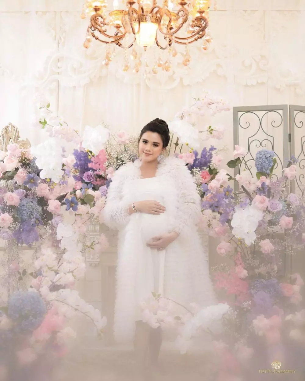 Pemotretan maternity Audi Marissa berbagai tema © Instagram Pemotretan maternity Audi Marissa berbagai tema © Instagram