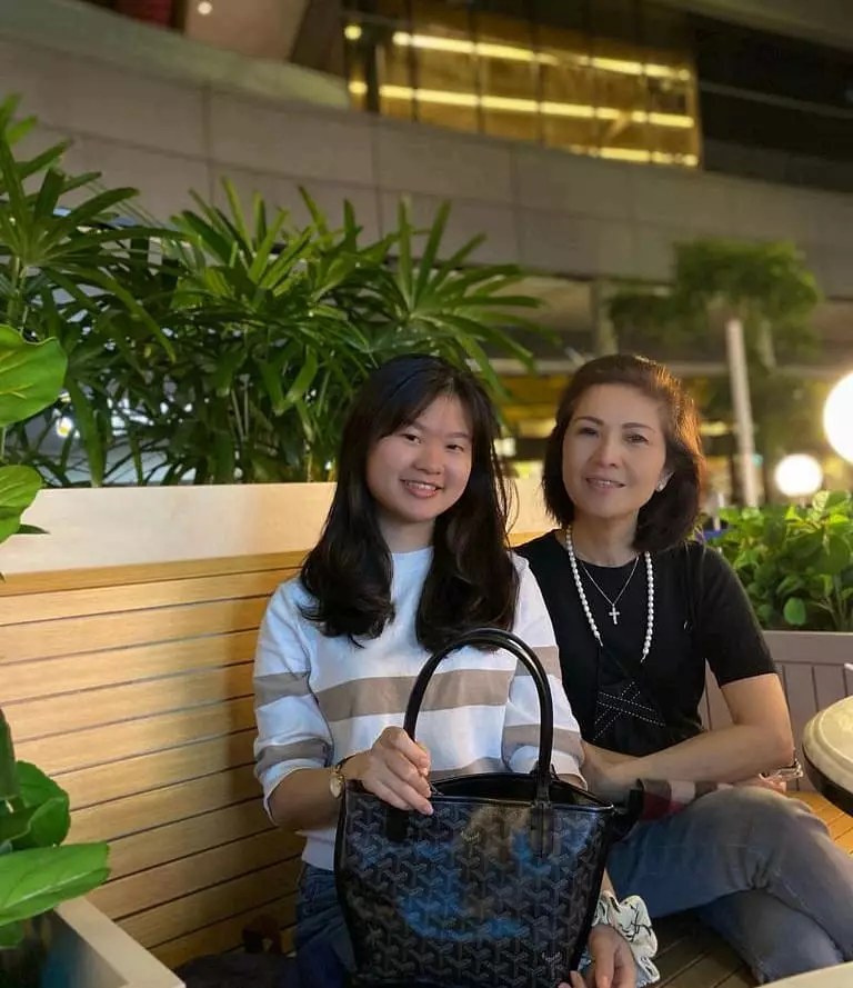 Kebersamaan Felicia Tissue dan Meilia Lau © Instagram