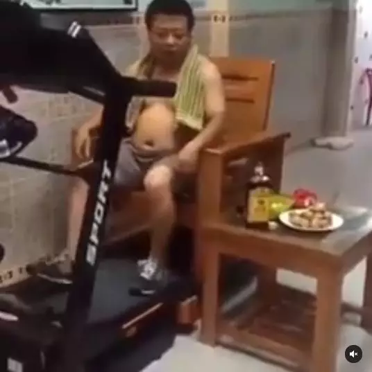tingkah lucu endingnya sia-sia © 2021 instagram.com tingkah lucu endingnya sia-sia © 2021 instagram.com