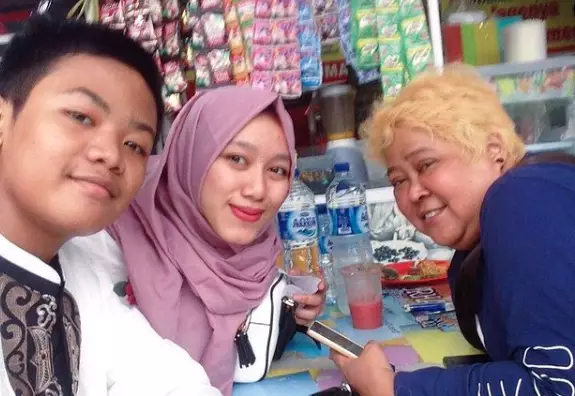 Thalia Gracia anak angkat Suti Karno © 2021 brilio.net Thalia Gracia anak angkat Suti Karno © 2021 brilio.net