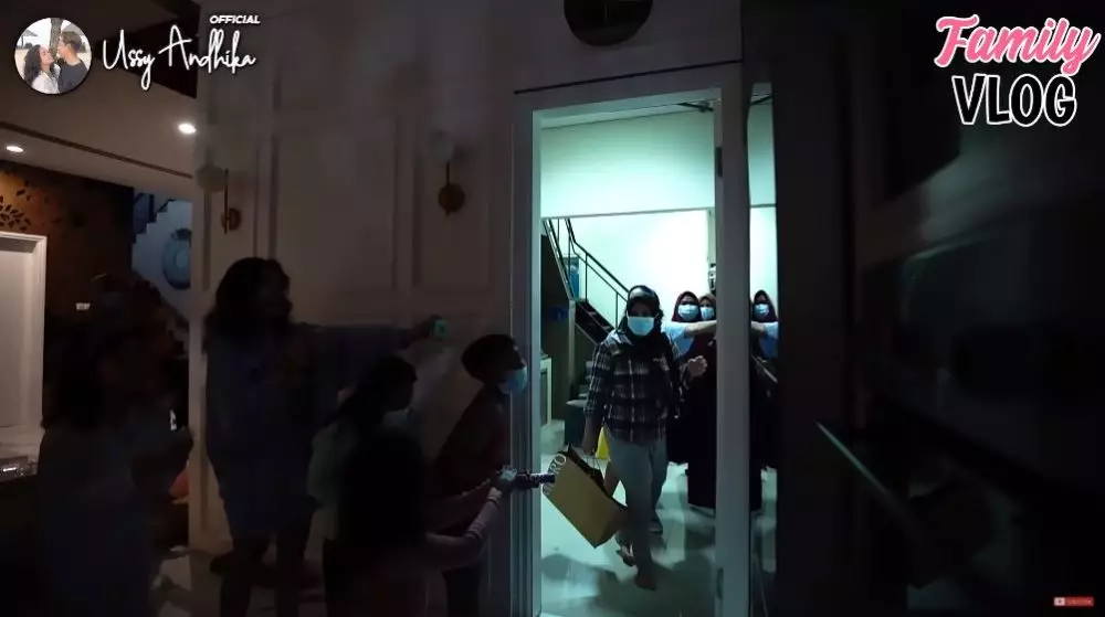 ulang tahun asisten Ussy © YouTube