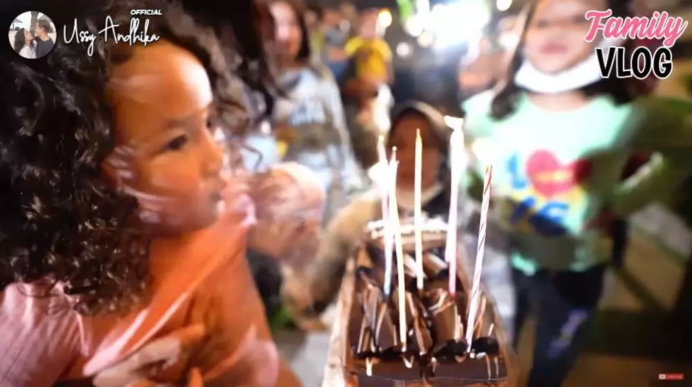 ulang tahun asisten Ussy © YouTube