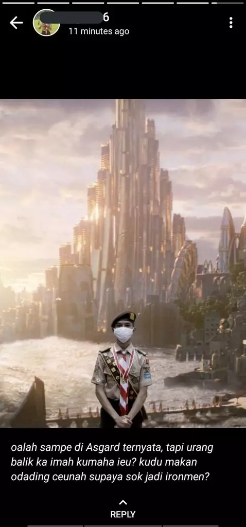 Status pamer jalan jalan © Twitter