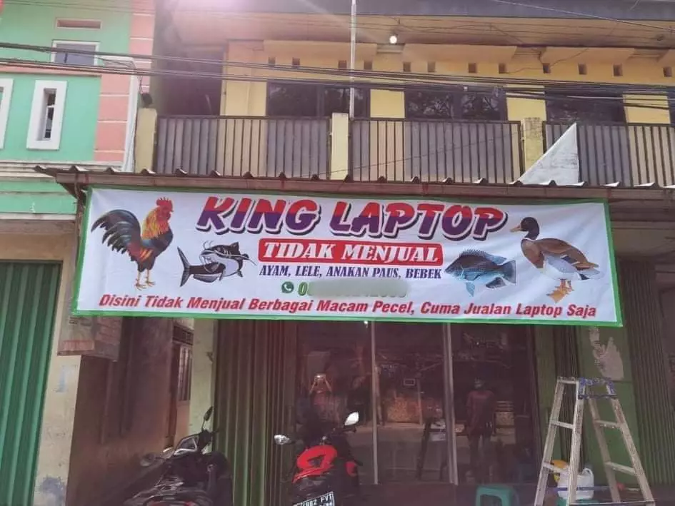 Spanduk rawan salah paham © berbagai sumber