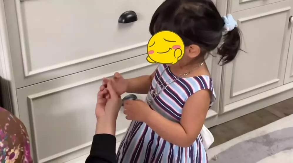 potret berangkas Rieta Amilia © YouTube