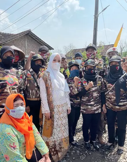 Chacha Frederica jadi istri bupati Instagram