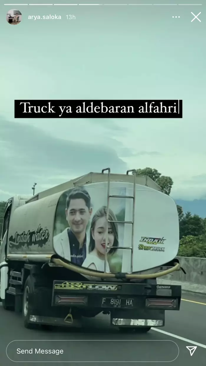 Amanda Manopo dan Arya Saloka di bak truk Instagram