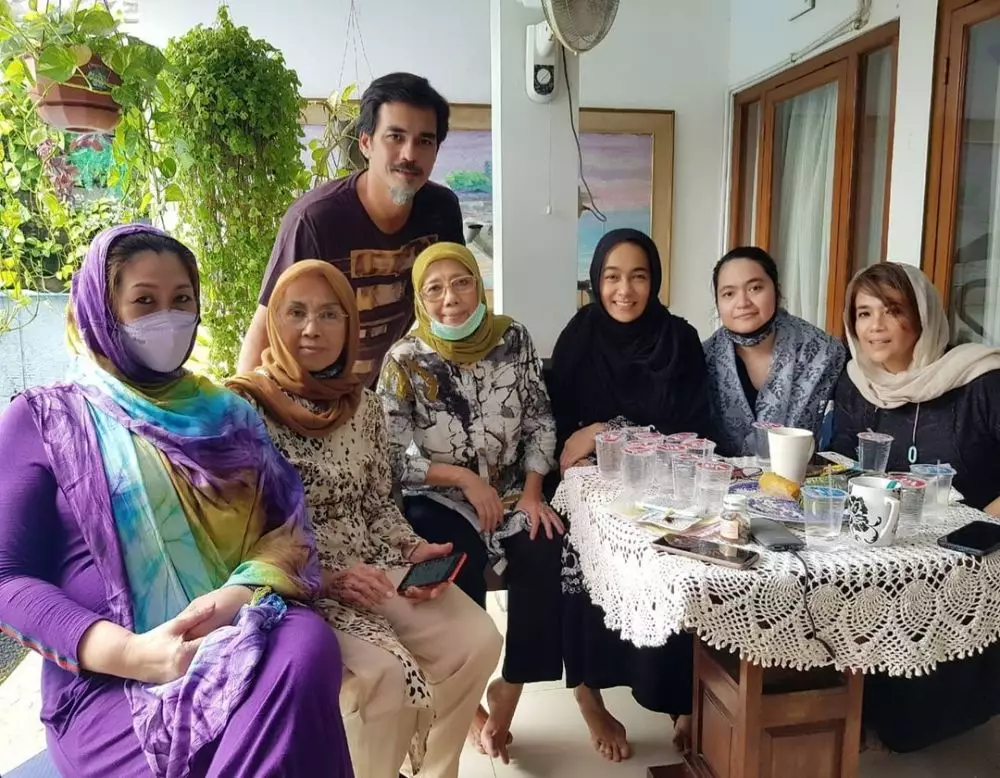 momen tahlilan Rina Gunawan ©Instagram