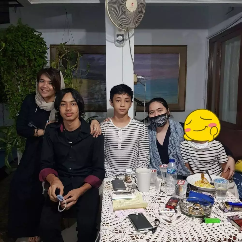 momen tahlilan Rina Gunawan ©Instagram