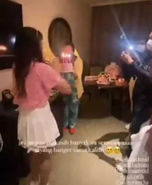 Ghea ultah ke-23 © Instagram