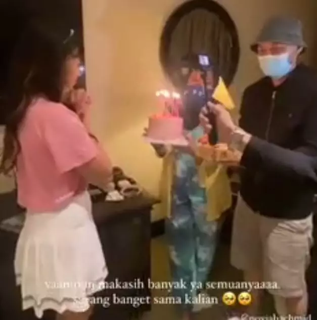 Ghea ultah ke-23 © Instagram