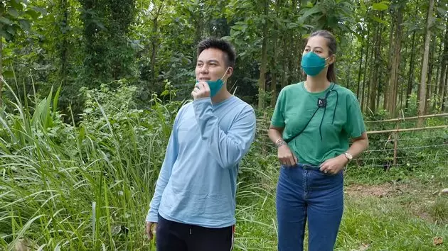 Momen Baim Wong siapkan lahan pesantren © 2021 brilio.net