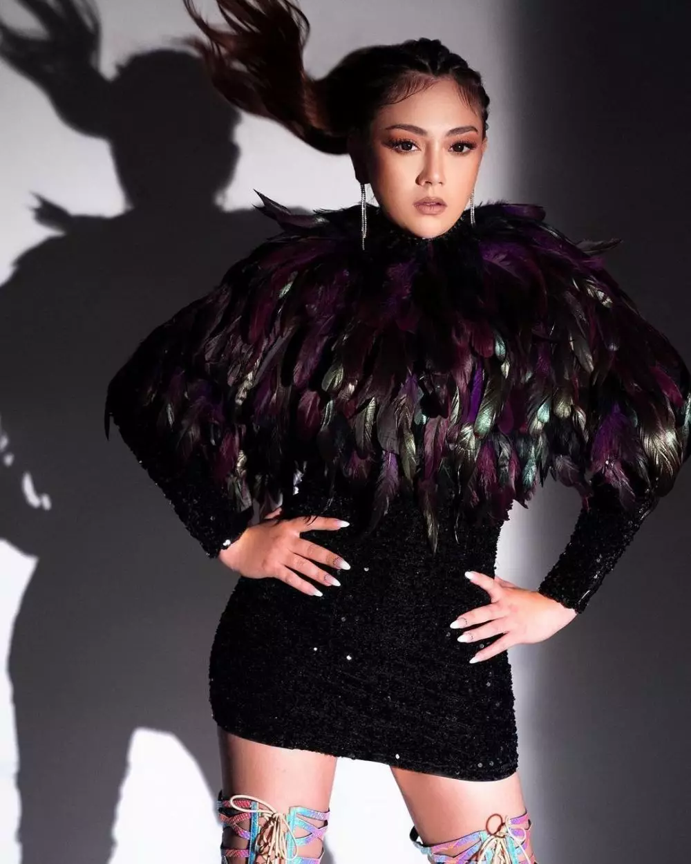 Pemotretan Celine Evangelista bertema Jenny © 2021 brilio.net Pemotretan Celine Evangelista bertema Jenny © 2021 brilio.net