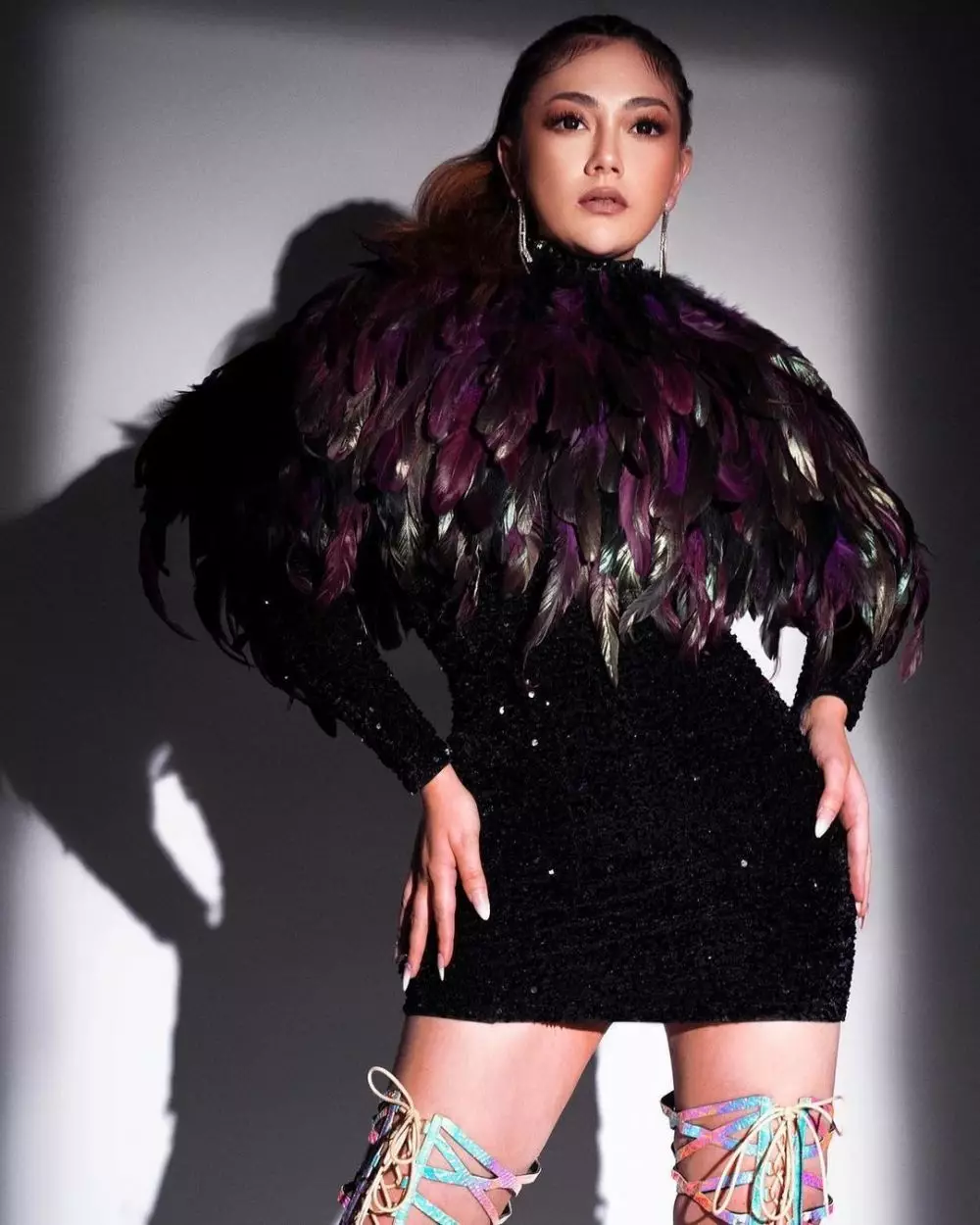 Pemotretan Celine Evangelista bertema Jenny © 2021 brilio.net Pemotretan Celine Evangelista bertema Jenny © 2021 brilio.net