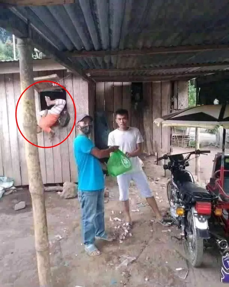 keanehan di foto © berbagai sumber keanehan di foto © berbagai sumber