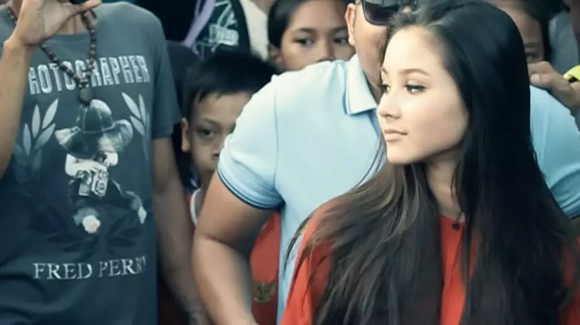 seleb blasteran video klip © YouTube