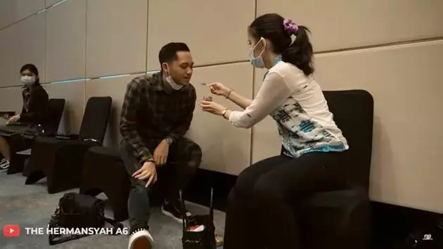 momen Azriel Hermansyah bertemu Sarah Menzel © 2021 brilio.net