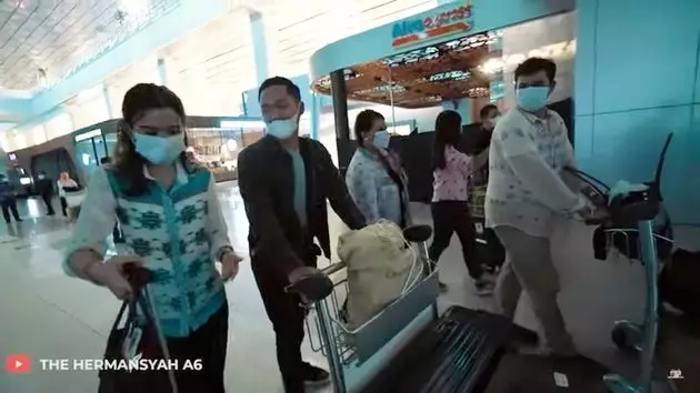 momen Azriel Hermansyah bertemu Sarah Menzel © 2021 brilio.net