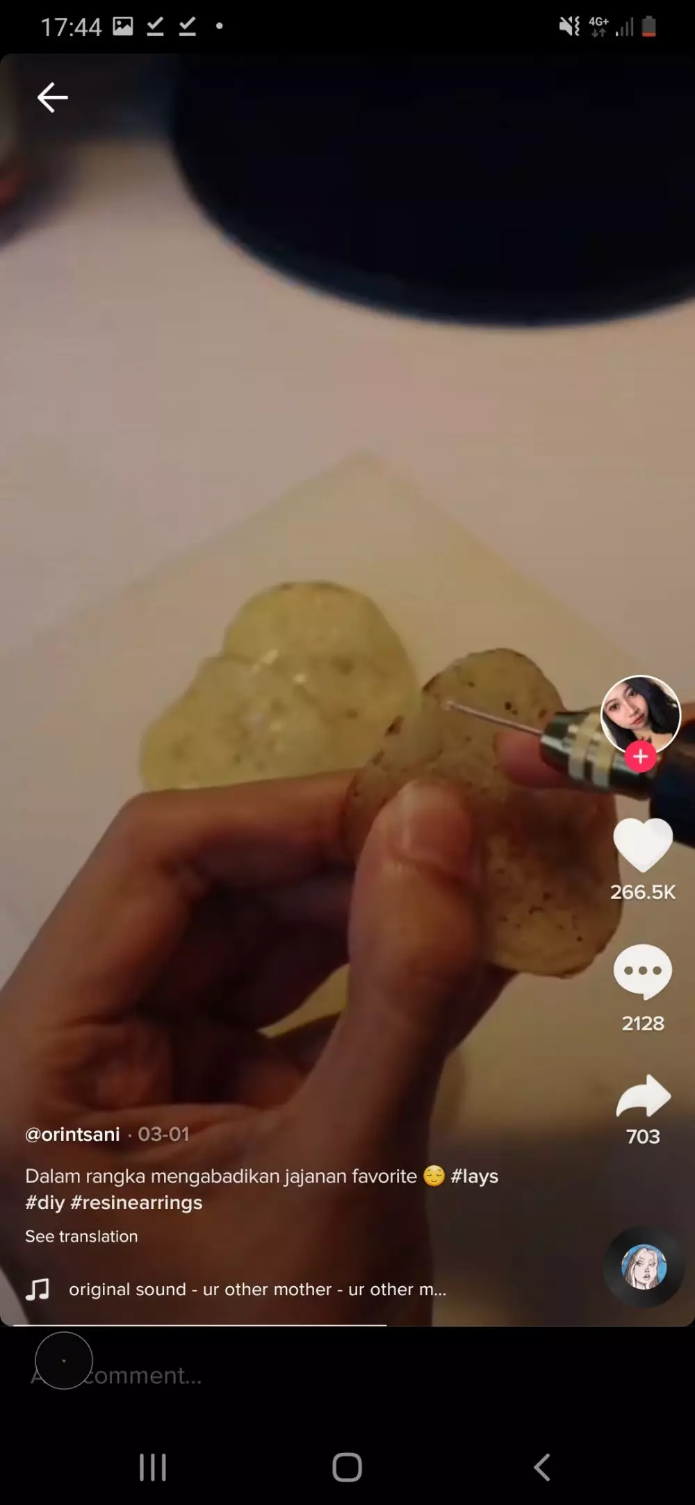 Anting keripik kentang © 2021 brilio.net