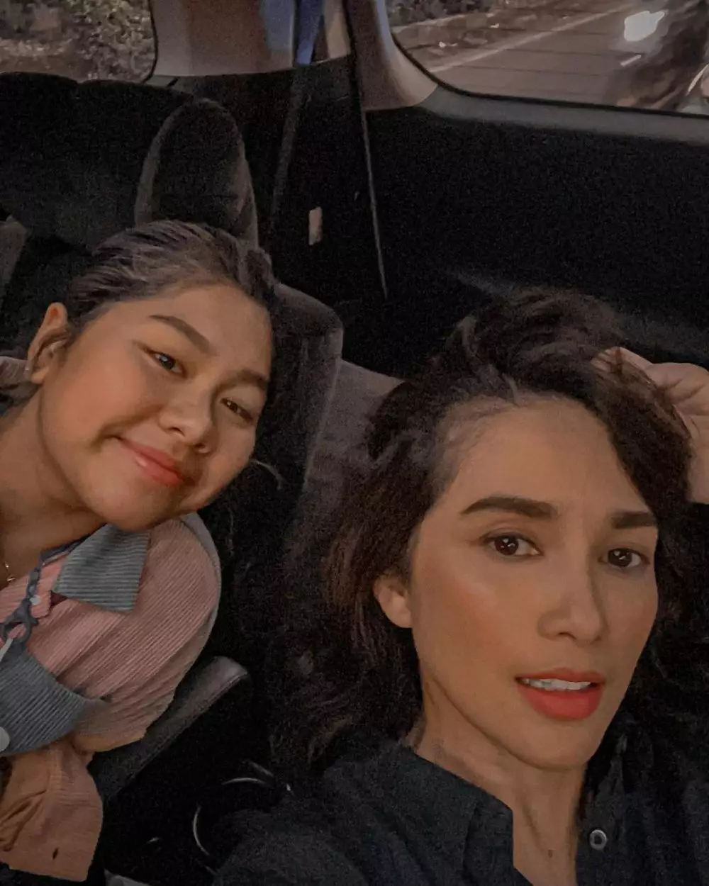 Potret kompak Ussy Sulistiawaty dan anak sulungnya Instagram © 2021 brilio.net