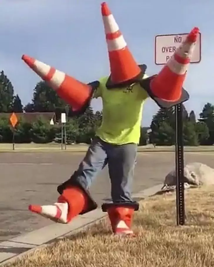 tingkah absurd orang gabut Berbagai sumber tingkah absurd orang gabut Berbagai sumber